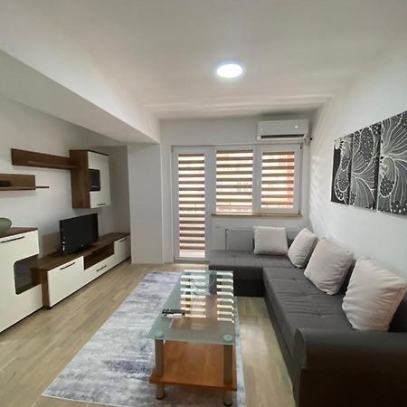 סקופיה Simonovski'S Apartments מראה חיצוני תמונה